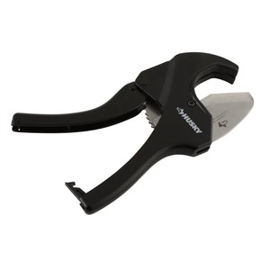 lot 2440 image: Husky 2 in. Ratcheting PVC Cutter