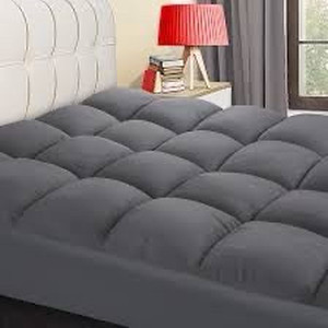 lot 2493 image: Queen size mattress topper thick