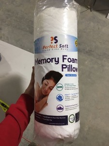 lot 2567 image: memory foam Pillow