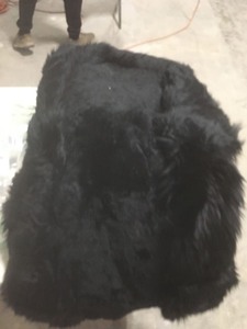 lot 2513 image: OKAYDA Car Seat Cover Genuine Australia Sheepskin High Low Wool Luxury Front Seat Cover
