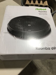 lot 2528 image: iRobot Roomba 692 Robot Vacuum