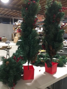 lot 2530 image: Lulu Home 4 Piece Christmas Decorations, Pre-Lit 2 Pack 3 Christmas Tree 24 Wreath and 8.9 Garland, Artificial Christmas Decorative Set for Indoor Outdoor Xmas Decoration