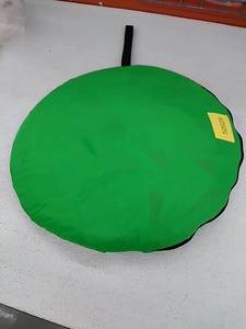 lot 52628 image: Pop up Tent, greenblue