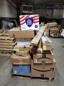 lot 69169 image: Pallet-O-Fun One Bid Takes All wBonus Case of Brand New Wet Wipes
