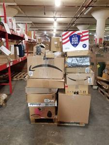 lot 69170 image: Pallet-O-Fun One Bid Takes All wBonus Case of Brand New Wet Wipes