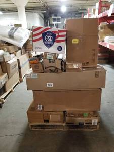 lot 69176 image: Pallet-O-Fun One Bid Takes All wBonus Case of Brand New Wet Wipes
