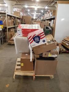 lot 69177 image: Pallet-O-Fun One Bid Takes All wBonus Case of Brand New Wet Wipes