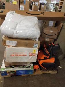lot 69178 image: Pallet-O-Fun One Bid Takes All wBonus Case of Brand New Wet Wipes