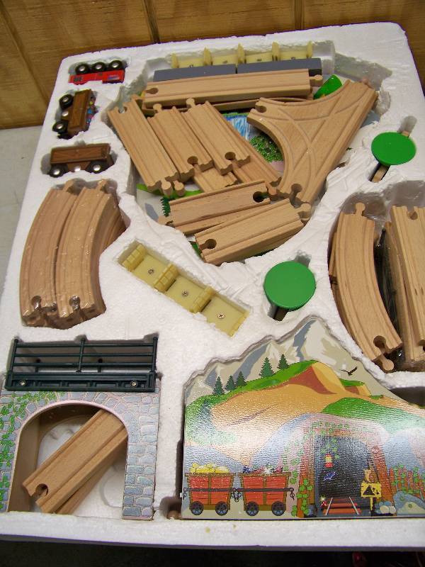 melissa and doug mountain railway train set