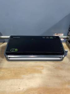 lot 9896 image: FoodSaver FM2100 Vacuum Sealing System for Food Preservation