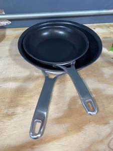 lot 9919 image: Anolon Allure Hard-Anodized Nonstick 2 Lot. Skillet Set