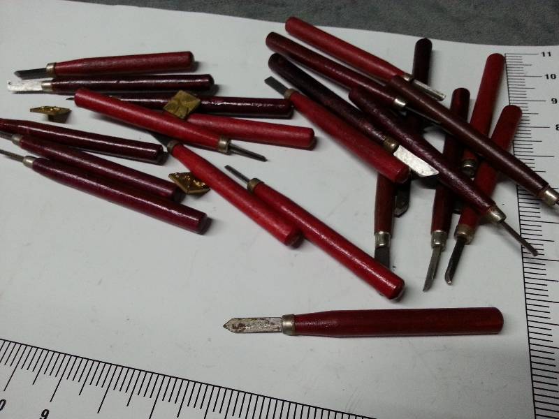 lot 1053 image: Complete set and more Clay sculpting knives and tools with a couple of die stamps too