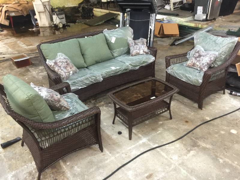 lot 1131 image: La Z Boy Outdoor Scarlett 4 Piece Seating Set - Green