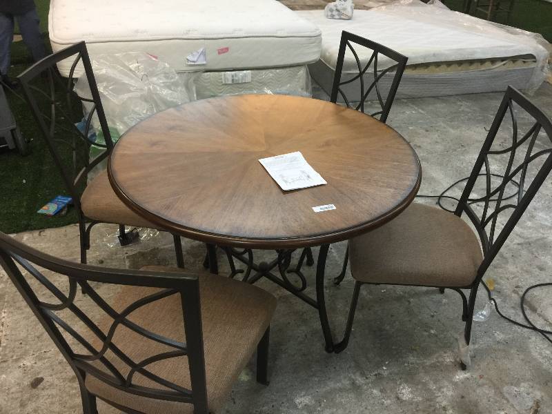 lot 1132 image: 5 Piece Metal and Wood Dining Set