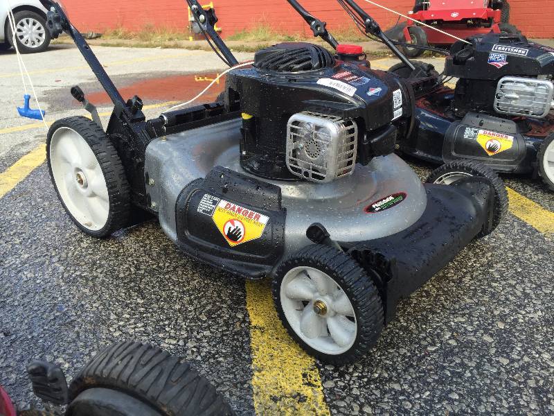 lot 1148 image: Craftsman 5.0 Engine Torque Rear Bag Push Mower