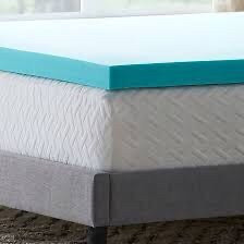 lot 2796 image: 3�� mattress topper