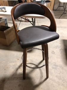 lot 3372 image: Bar Chair
