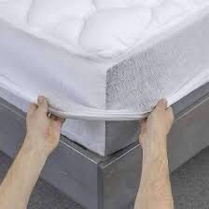 lot 3442 image: mattress cover