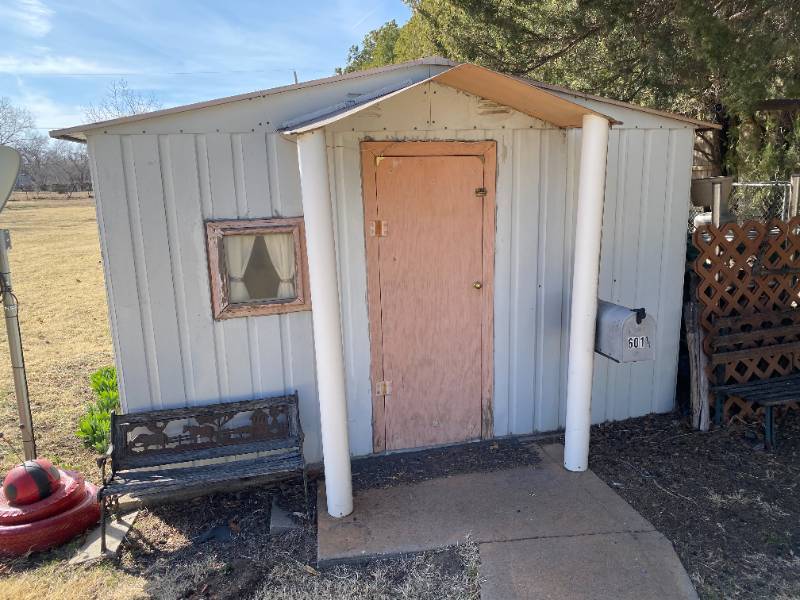 lot 12005 image: Metal Playhouse Storage Shed - SO CUTE Comes with Benches, Mailbox, Window AC - See pics for Measurements