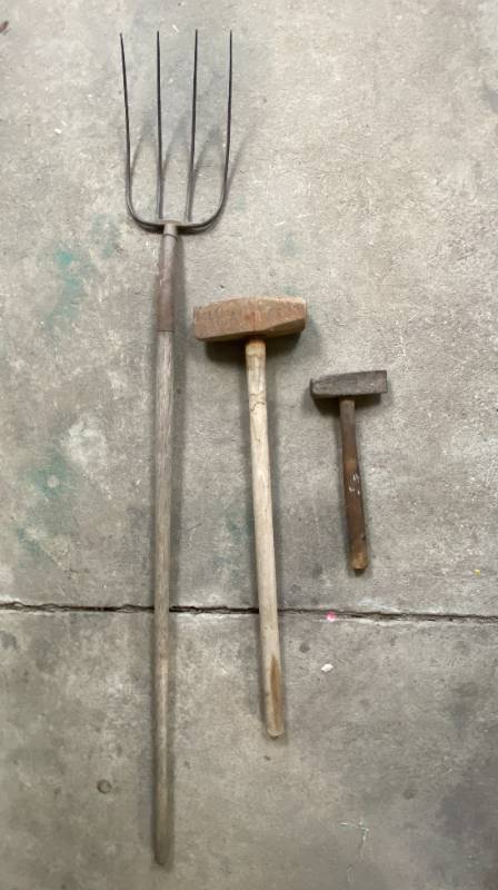 lot 2011 image: Vintage Four Tine Garden Pitchfork and 2 Old metal Hammers
