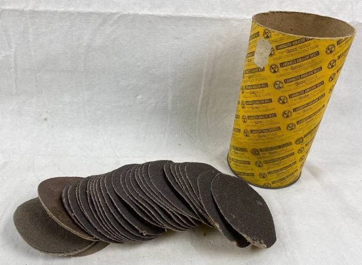lot 6000 image: Lot of Laminated Sanding Discs