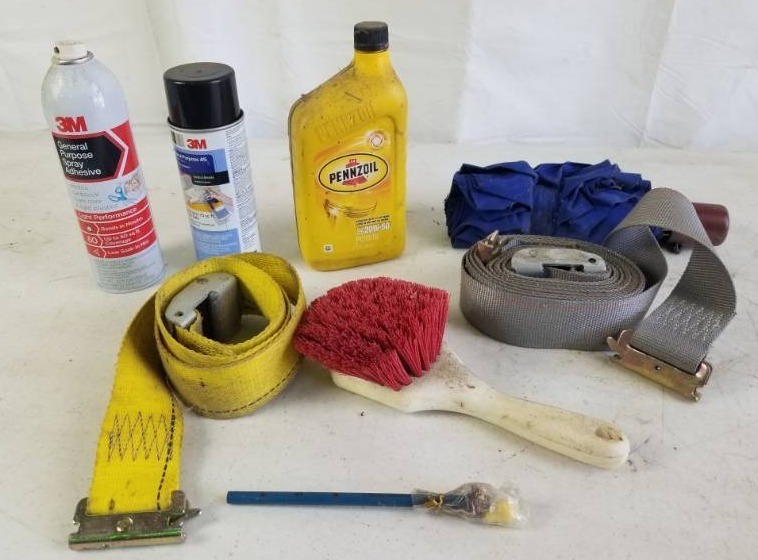 lot 6021 image: Misc Garage Items