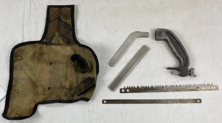 lot 6214 image: Vintage WYOMING SAW w Blades and Sheath Carry Case
