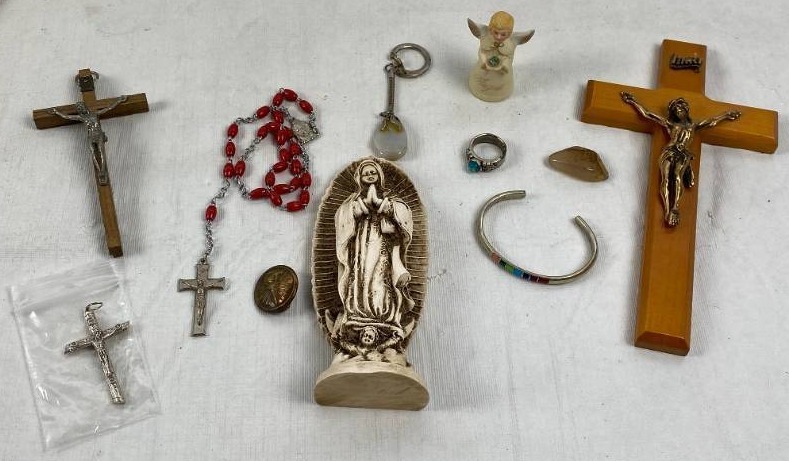 lot 6223 image: Lot of Religious Items - Rosary, Crucifixes, and Other Vintage Jewelry Items