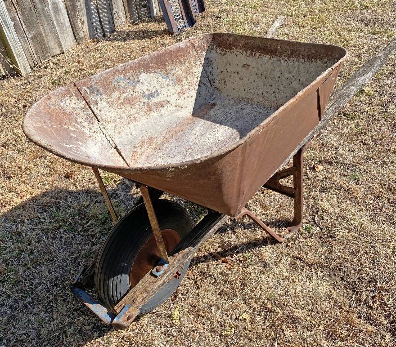 lot 6242 image: Handy Wheel Barrow - Get your Garden on