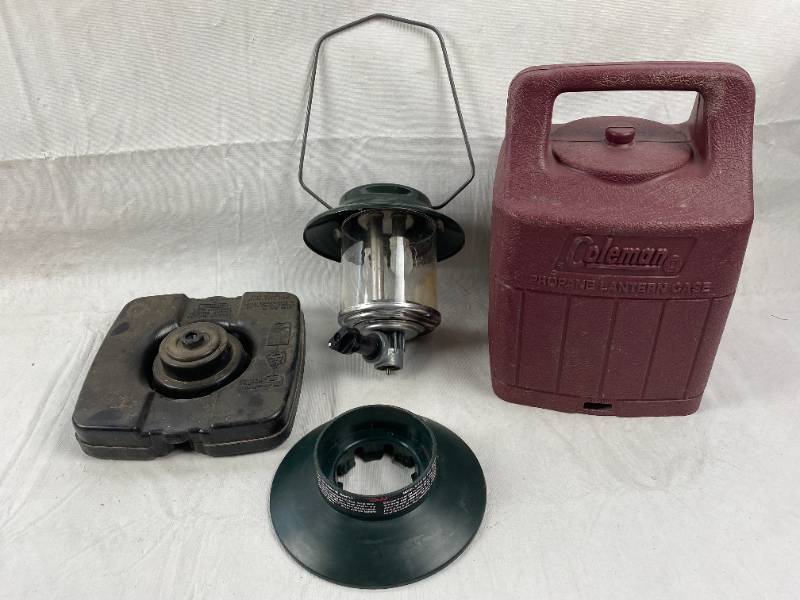 lot 6263 image: Coleman Lantern & Hard Case