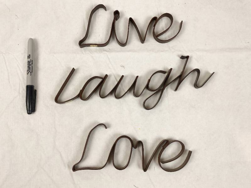 lot 6276 image: Lot of 3 Metal Wall Hanging Decor., Live, Laugh, Love