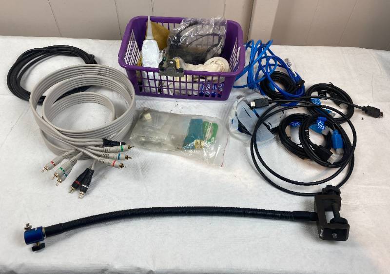 lot 6284 image: Lot of Misc. Cables