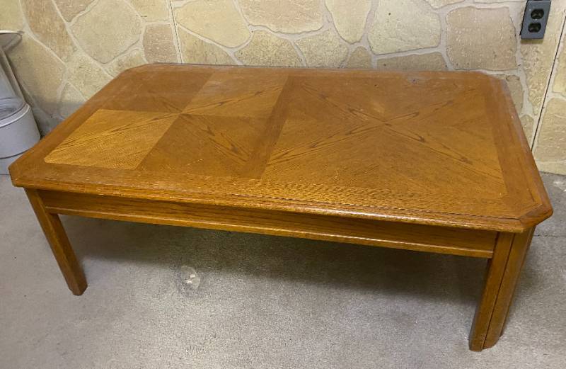 lot 6288 image: Very Nice Wood Coffee Table