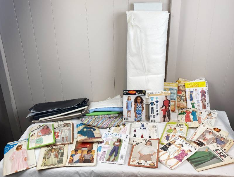 lot 6294 image: Lot of Vintage Sewing Clothes Patterns &amp Material.     Make it &amp Wear it Tomorrow