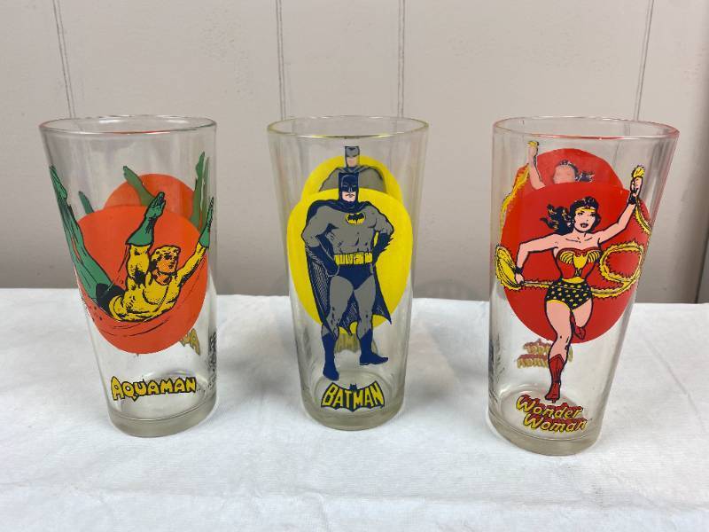 lot 6307 image: Vintage PEPSI 1976 SUPER SERIES Batman, Wonder Woman, Aquaman Drinking Glasses