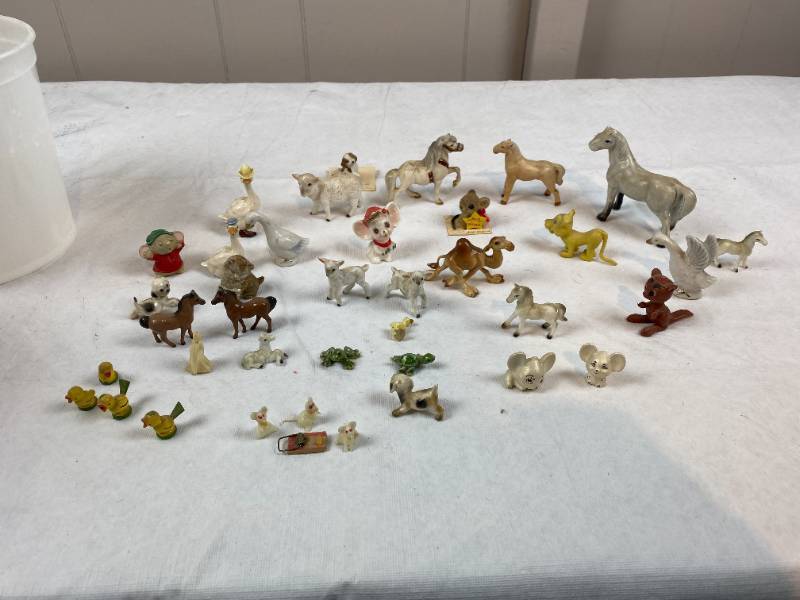 lot 6330 image: Vintage Sm Knickknack Figurines - Some Made in Japan - See Pics - Hagen Renaker