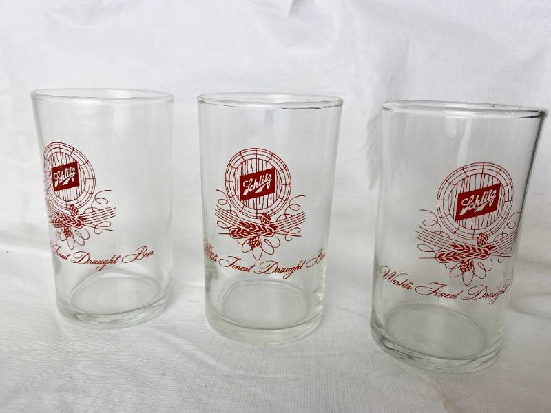 lot 6346 image: Lot of 3 Vintage Small&nbspSchlitz Beer Glasses - Neato