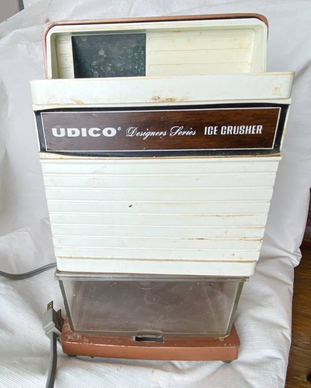 lot 6352 image: Vintage UDICO Designer Series Ice Crusher - Motor Powers on