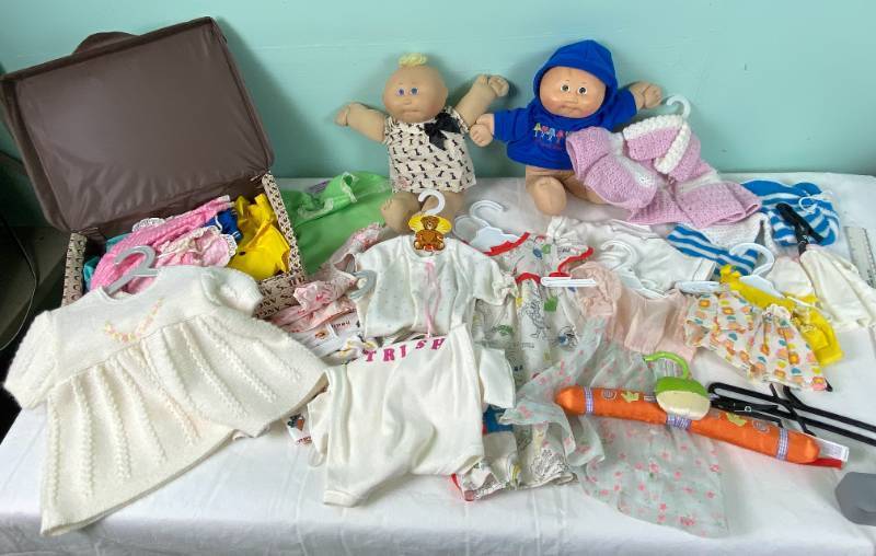 lot 6367 image: Lot of Two Vintage Cabbage Patch Babies, Doll Clothes and a Storage Case