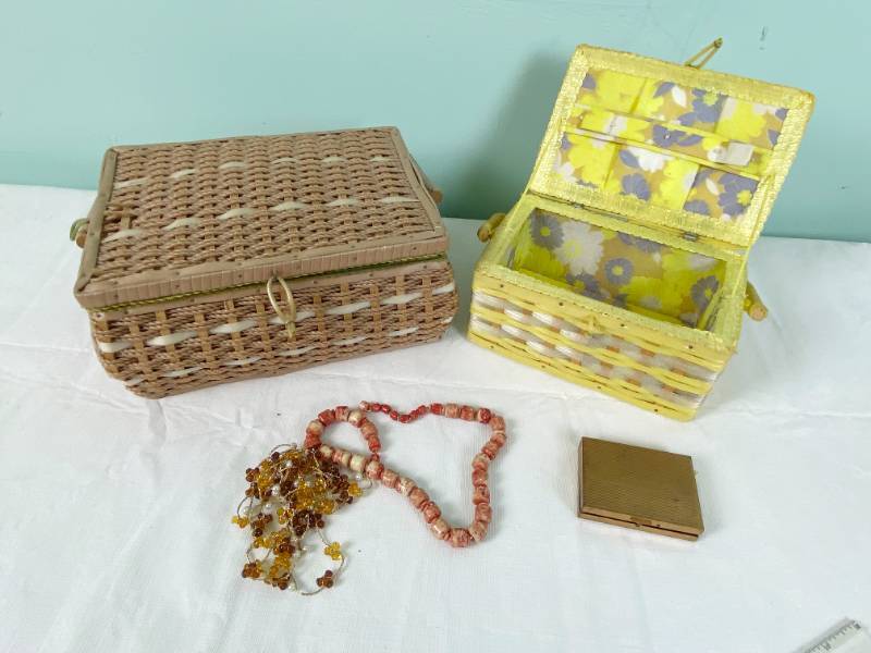 lot 6369 image: Pair of Vintage Sewing Jewelry Baskets and a Vintage Make-up Compact