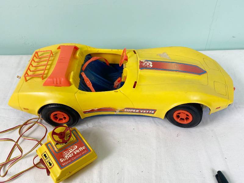 lot 6373 image: Vintage 1979 Barbie Super Vette Remote Control w Steering Wheel, Phone and Seatbelts WOW
