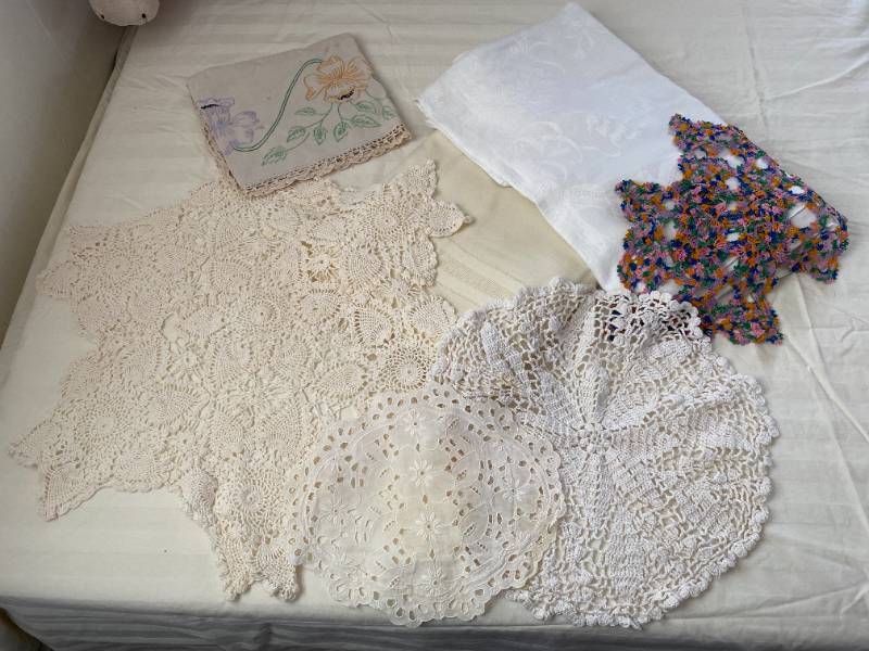 lot 9421 image: Vintage Hand Made Dresser Toppers - Crochet Doilies and Awesome Embroidered Items and Vintage Linens - Must see