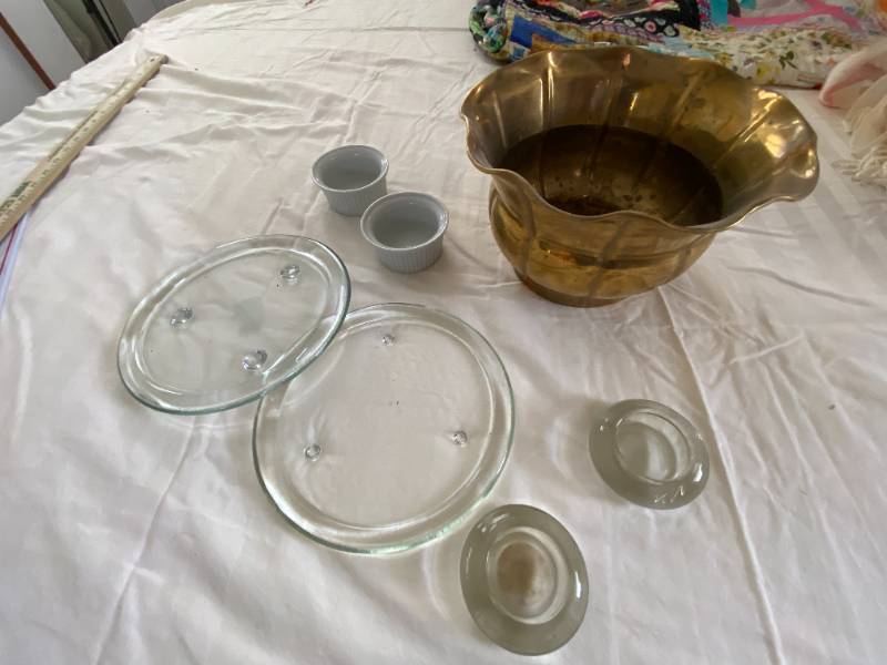 lot 9440 image: Lot of Table and Serving Items - Brass and Glass - see pics