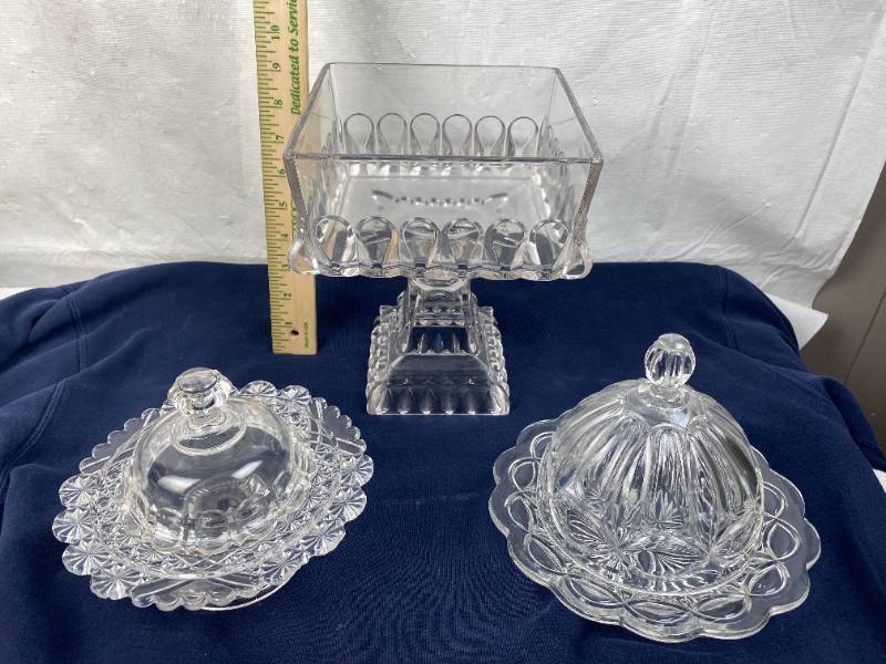 lot 9465 image: Large Square Pedestal Dish and Two Smaller Domes Lidded Dishes - Great Stile - The Square one is BIG is pics