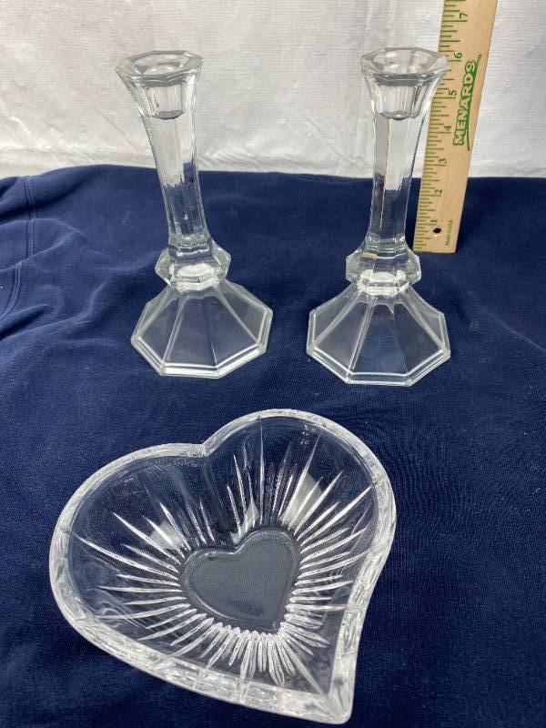 lot 9472 image: Beautiful Crystal Heart Dish and Toscany Lead Crystal Candle Stick Holders