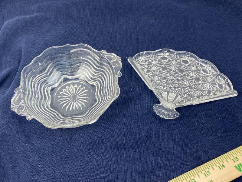 lot 9474 image: Neat Glass Trinket Dishes - Vintage Great Style