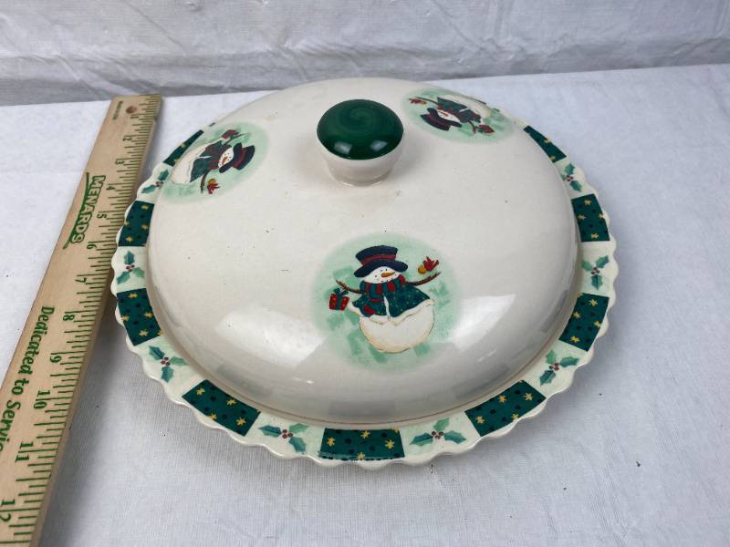 lot 9487 image: Neat Ceramic Snowman Pie Bowl with Lid - Unique