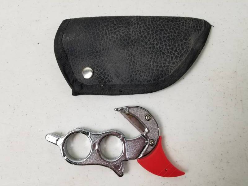 lot 9528 image: Deer Gutting Knife
