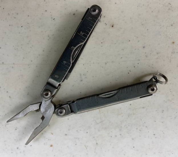 lot 9545 image: Cool Utility Knife for your Keychain