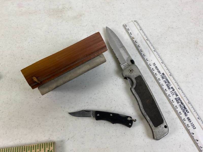 lot 9548 image: Lot of 2 Pocket Knives and a HARD ARKANSAS Oilstone Sharpening Stone by Hiram A. Smith Whetstone w Wood base